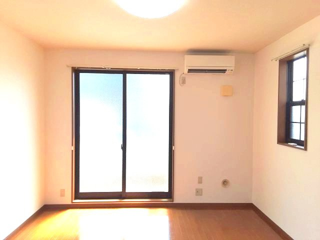 アンプルールブワ　セストの洋室