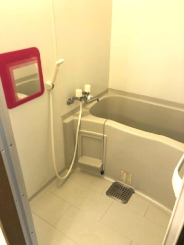 アンプルールブワ　セストの浴室