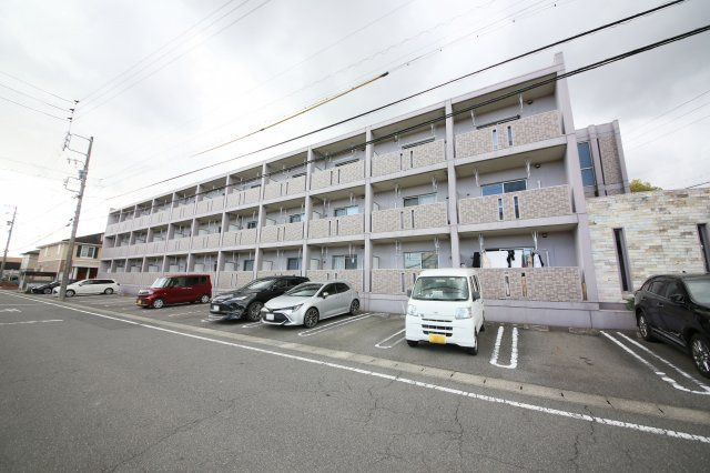プラネットDの駐車場
