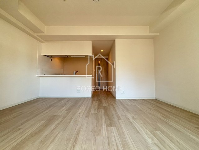 プレサンス北浜パレスの居間・リビング