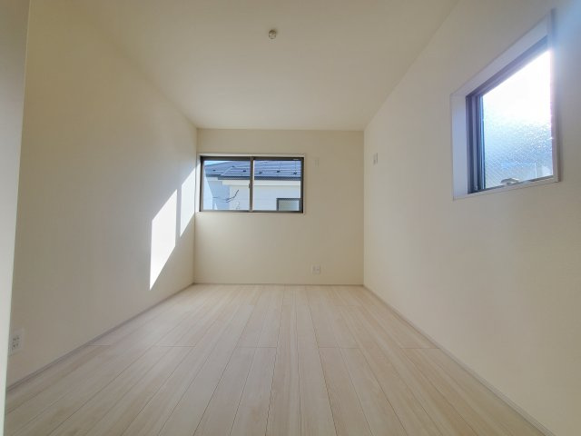 三郷市　彦糸1丁目　新築戸建　全5棟の洋室|使い勝手のいい洋室です