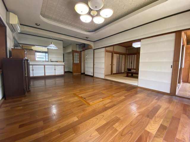 【居間・リビング】 | 北区梶尾町