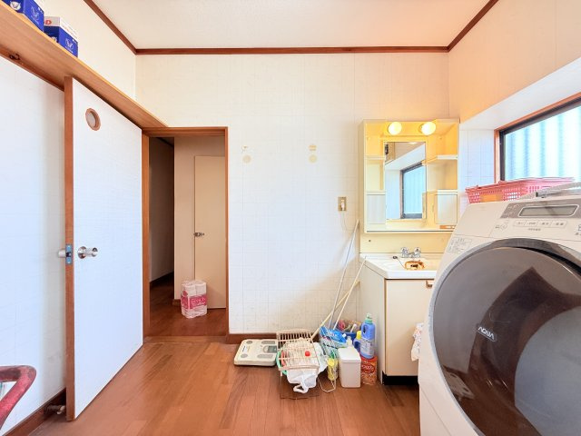 鹿嶋市大字平井中古戸建の独立洗面台