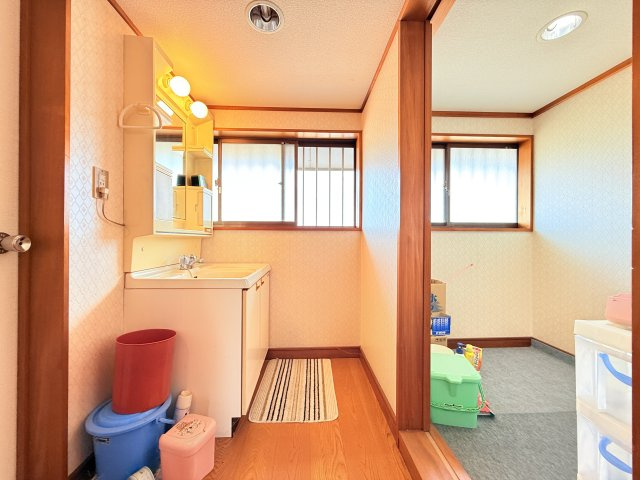 鹿嶋市大字平井中古戸建の独立洗面台