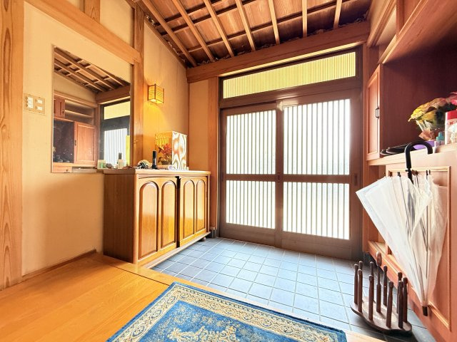 鹿嶋市大字平井中古戸建の玄関