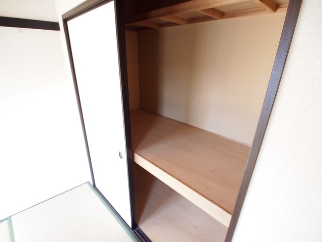 稲葉ハイツBの収納
