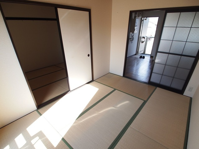 稲葉ハイツBの内装