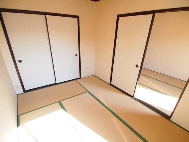 稲葉ハイツBの内装