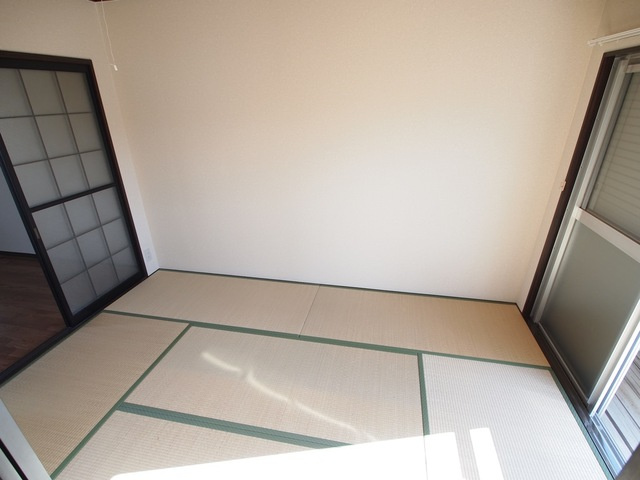 稲葉ハイツBの内装