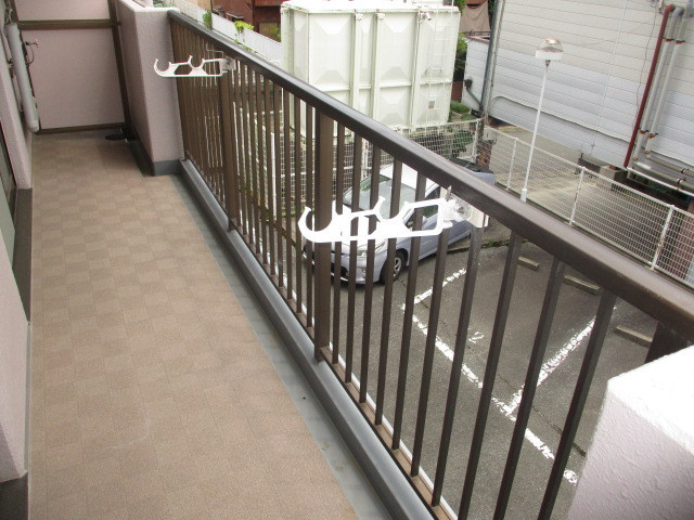 ラフォーレ三郷のバルコニー