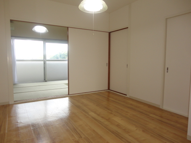 多津美ビルの居間・リビング