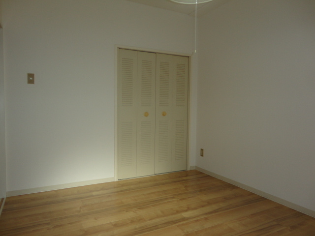 多津美ビルの寝室