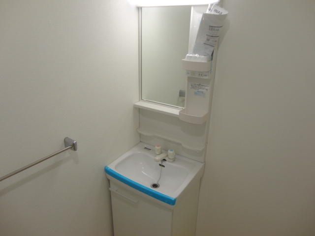 多津美ビルの洗面所