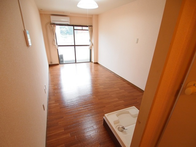 ドミトリー多津美の居間・リビング