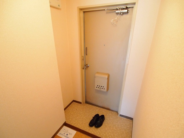 ドミトリー多津美の玄関