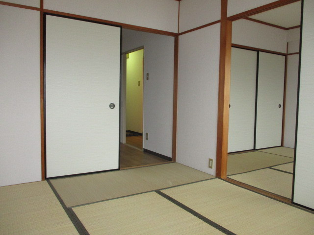 ハタハイツの居間・リビング