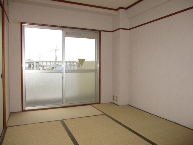 ハタハイツの居間・リビング