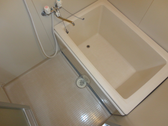 メゾン下田の浴室