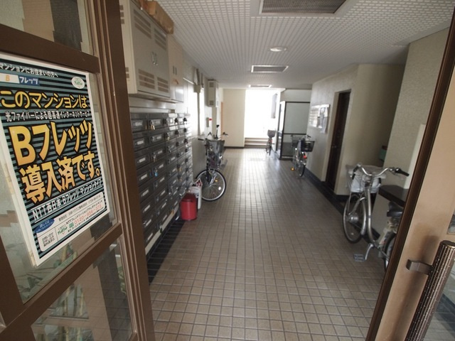 メゾン下田のエントランス