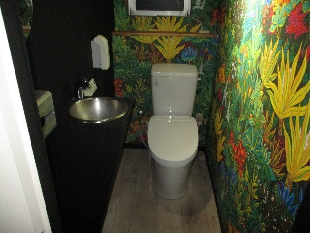 北葛城郡王寺町王寺２丁目の店舗一部のトイレ