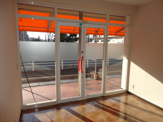 北葛城郡上牧町片岡台２丁目の店舗一部の内装