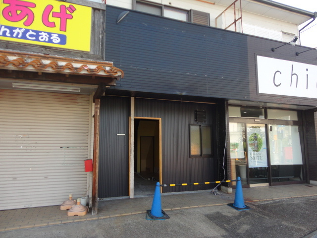 生駒郡三郷町三室１丁目の店舗一部