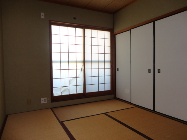 生駒郡三郷町三室１丁目の店舗一部の居間・リビング