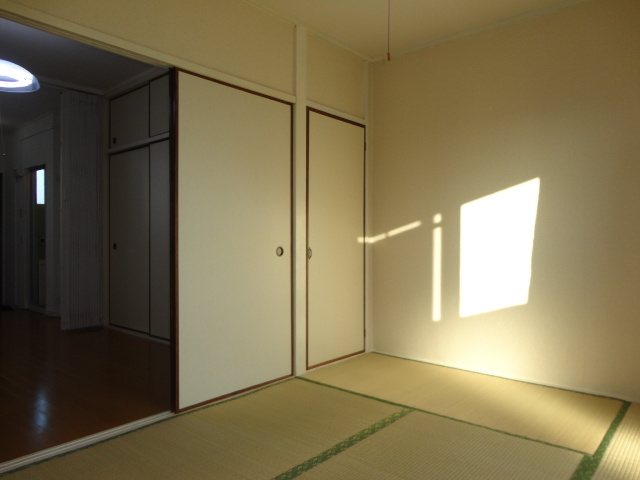 入船マンションの居間・リビング