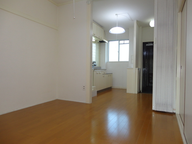 入船マンションの居間・リビング