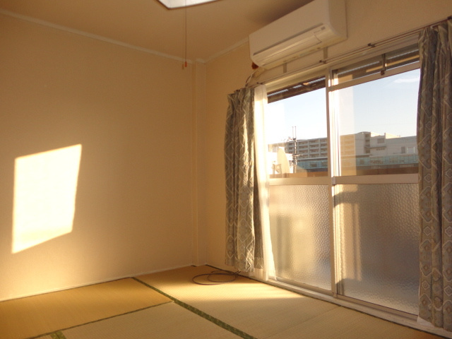 入船マンションの居間・リビング