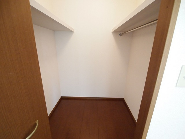 ロイヤルガーデンＢの収納