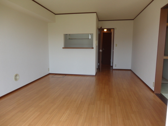 シンフォニーコート2の居間・リビング