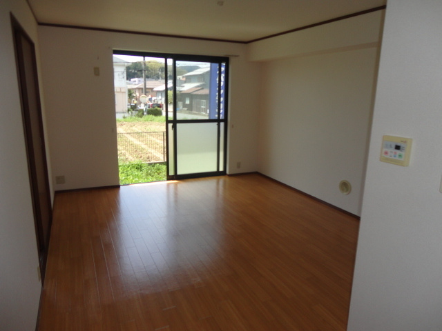 シンフォニーコート2の居間・リビング