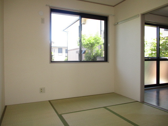 プルミエールＢの居間・リビング