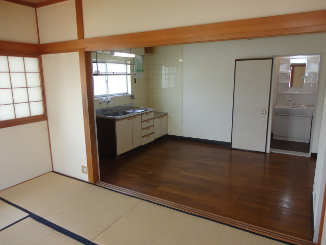 エスポワール王寺の居間・リビング