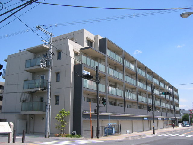 サンメゾン法隆寺（店舗）の外観