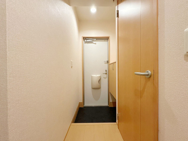 ウィット狐井の玄関