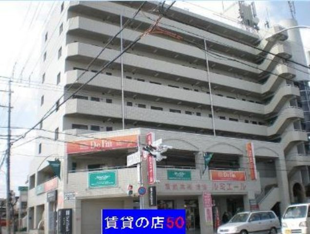 川由ビルの外観