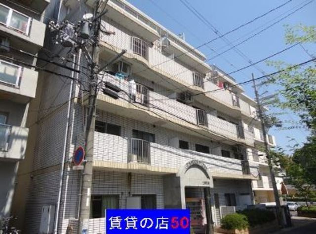 グランリヴィエール三郷駅前の外観