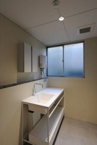 北葛城郡王寺町王寺２丁目の店舗一部の洗面所