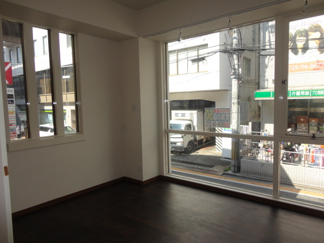 北葛城郡王寺町王寺２丁目の店舗一部の内装