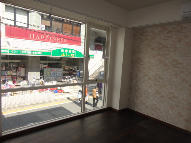 北葛城郡王寺町王寺２丁目の店舗一部の内装