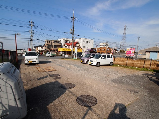マイハウス小泉の駐車場