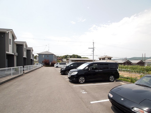 エスペランサ二上の駐車場