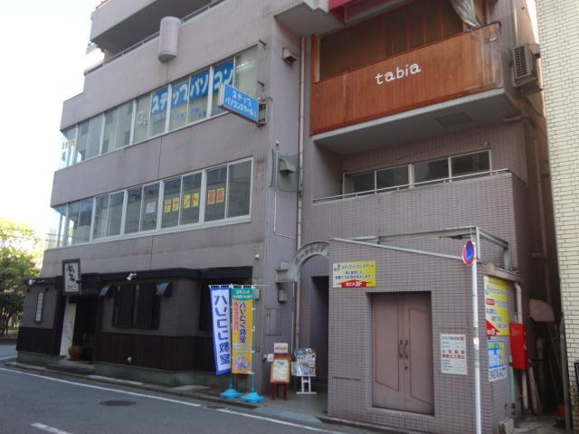 北葛城郡王寺町王寺２丁目の店舗一部の外観