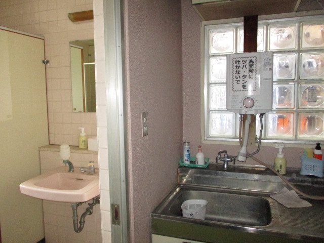 北葛城郡王寺町王寺２丁目の店舗一部のその他