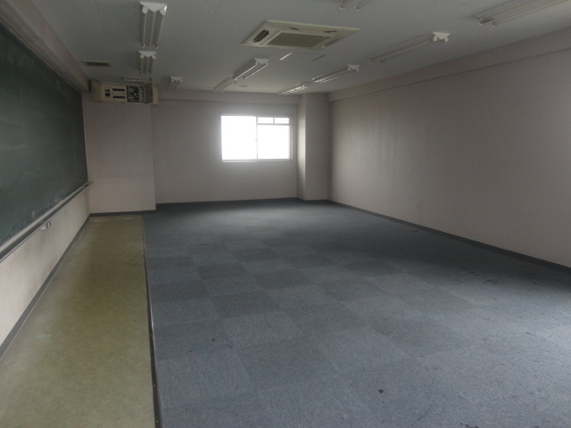 北葛城郡王寺町王寺２丁目の店舗一部の内装