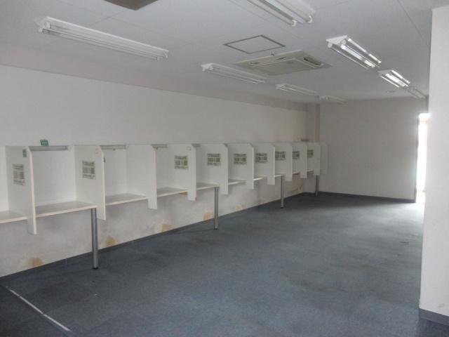 北葛城郡王寺町王寺２丁目の店舗一部の内装