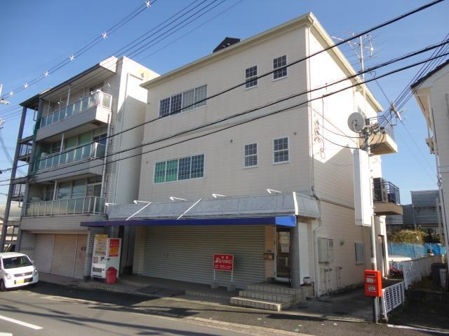 北葛城郡上牧町友が丘１丁目の店舗一部の外観