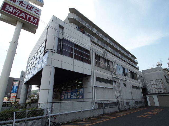 ヤマセンビルの外観